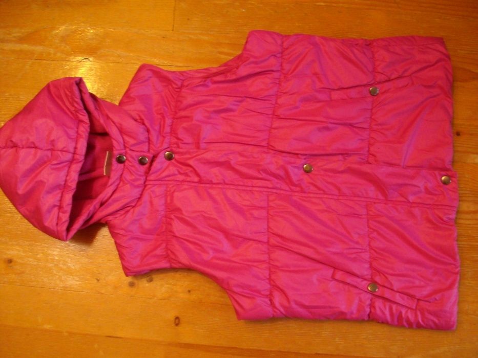 Детски Елек/грейка с качулка