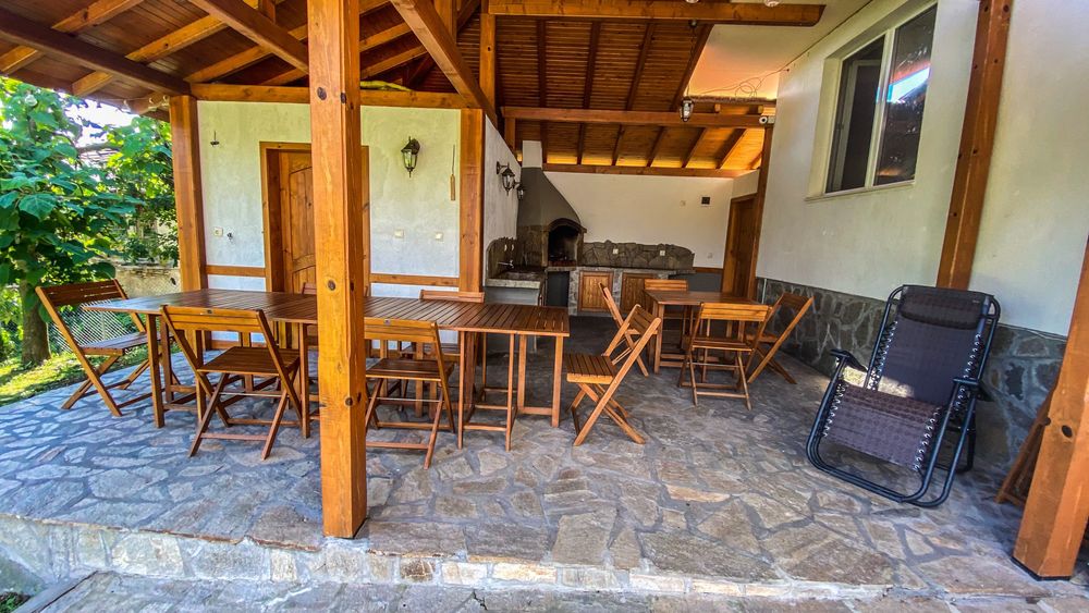 Дава се под наем Къща в с. Голяма Желязна, Област Ловеч - 500 кв.м за 357 € - Снимка #5