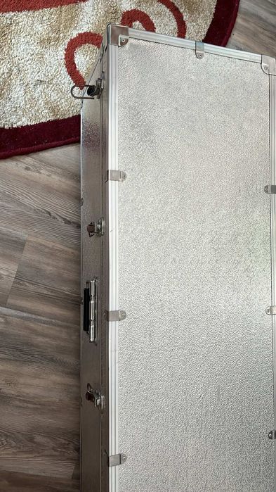 Moving Head /Consola/Cutie transport lumini/se vinde și schela cu 1000