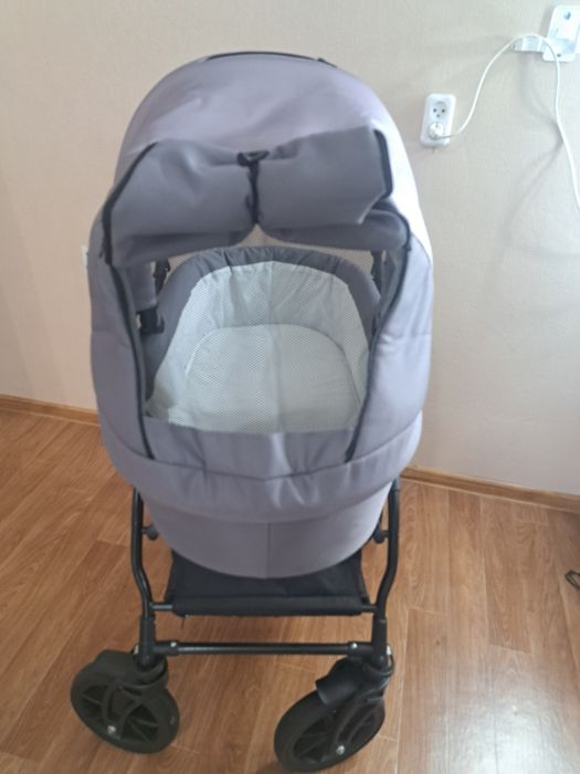 Продам детскую коляску 2 в 1