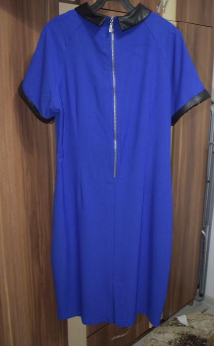 Rochie albastră , elegantă