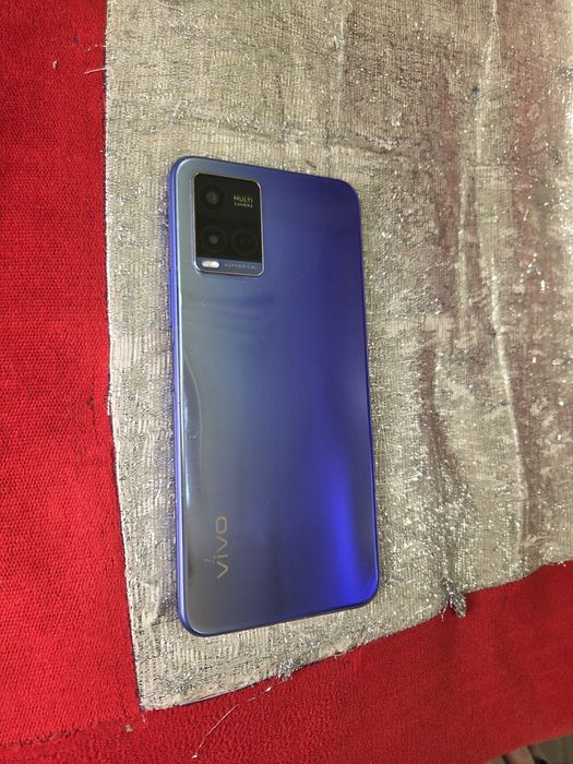 Vivo Y21.   64gb