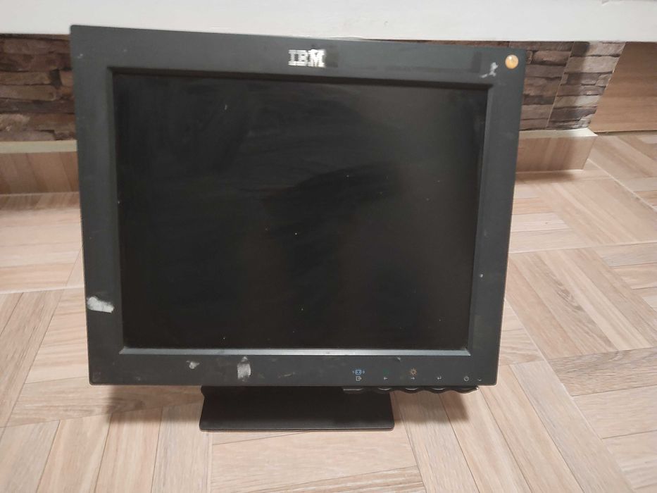 Monitor ibm defect - programul rabla emag pentru  televizoare , monitoare