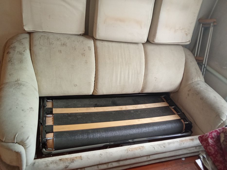 Отдам даром диван