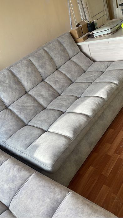 Продам диван для гостиной