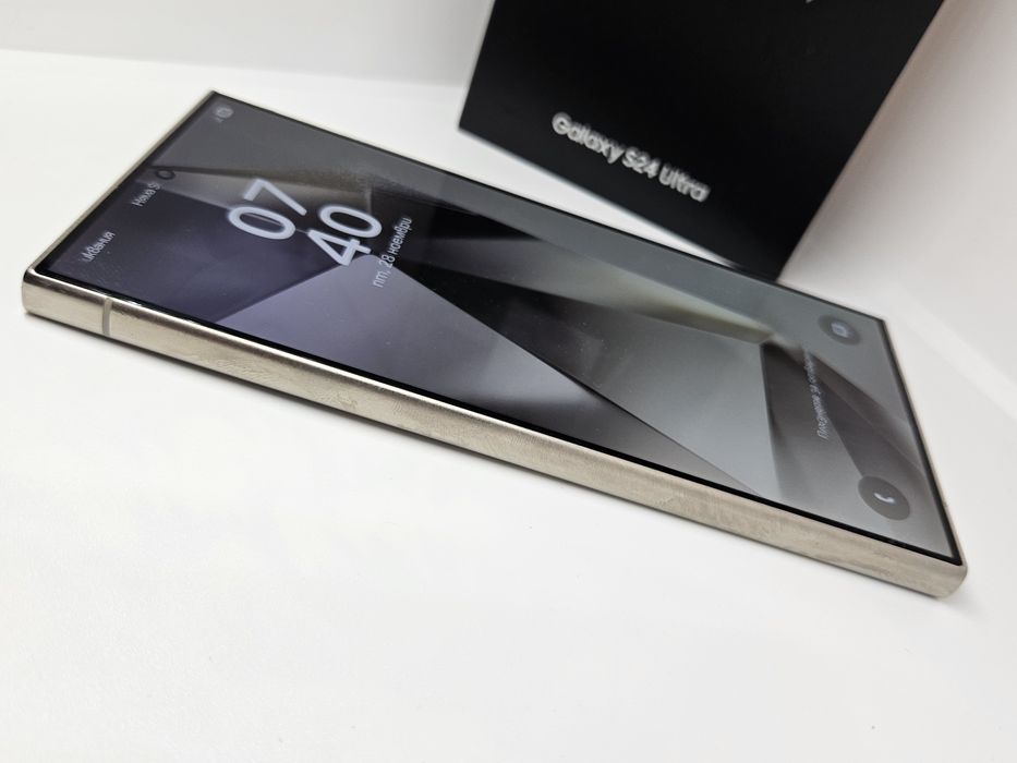 Samsung Galaxy S24 Ulrtra  256Gb/12Ram Titanium Gray