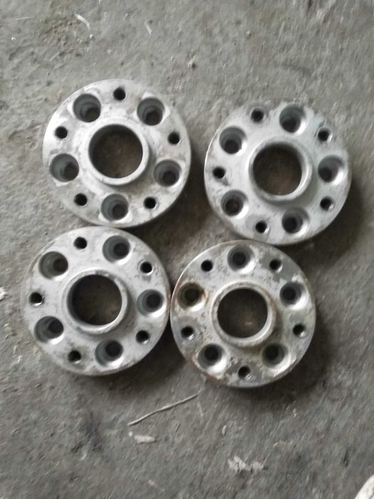 Продавам фланци за джанти