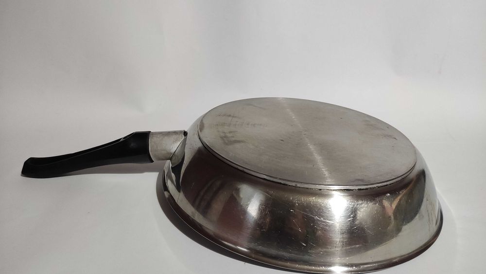 WMF масивен немски тиган от неръждаема стомана