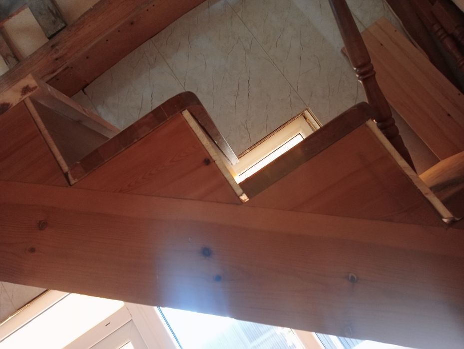 Прадам лестницу б/у