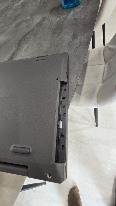 Laptop Lenovo i3 gen7 8 gb ram ssd M2 256+hdd 1Tb