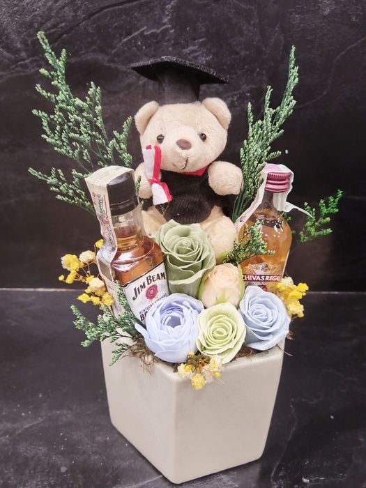 Ръчно изработени детайли от сапунени цветя за вас и вашия празник