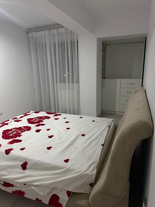 **DE ÎNCHIRIAT – Apartament 2 camere, decomandat, proaspăt renovat** .