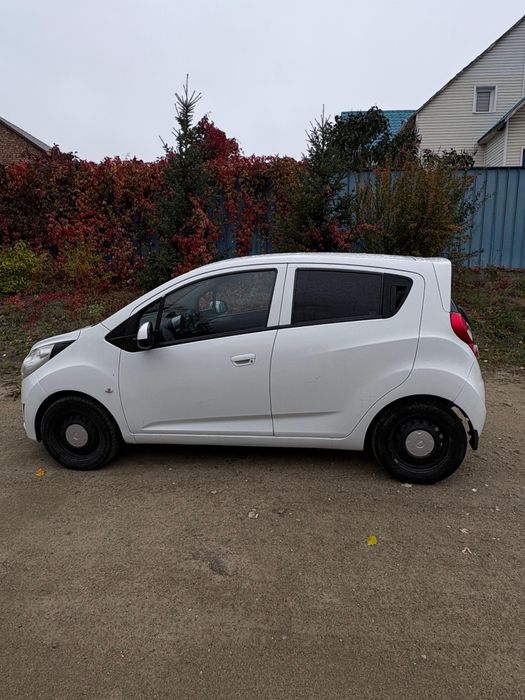 Chevrolet spark.