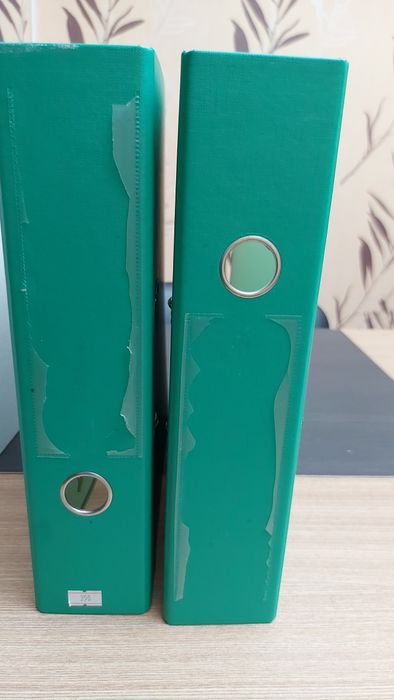 Отдам папки корона за 2 сникерса