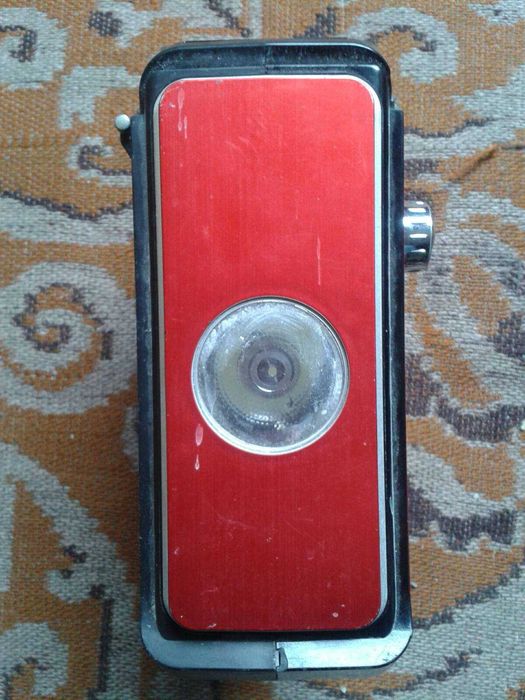 Продавам радио с флашка и фенерче