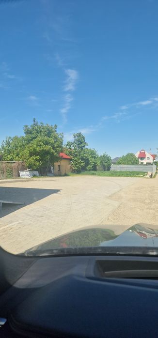 Hala de vanzare Calea Romanului