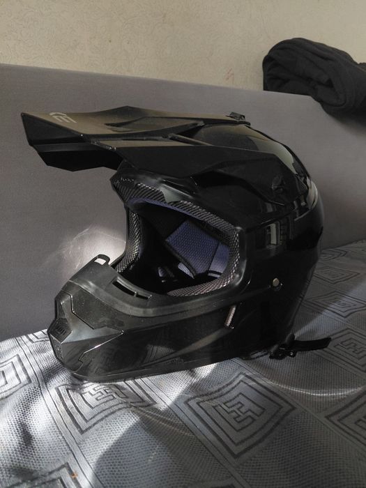 Продам шлем срочна