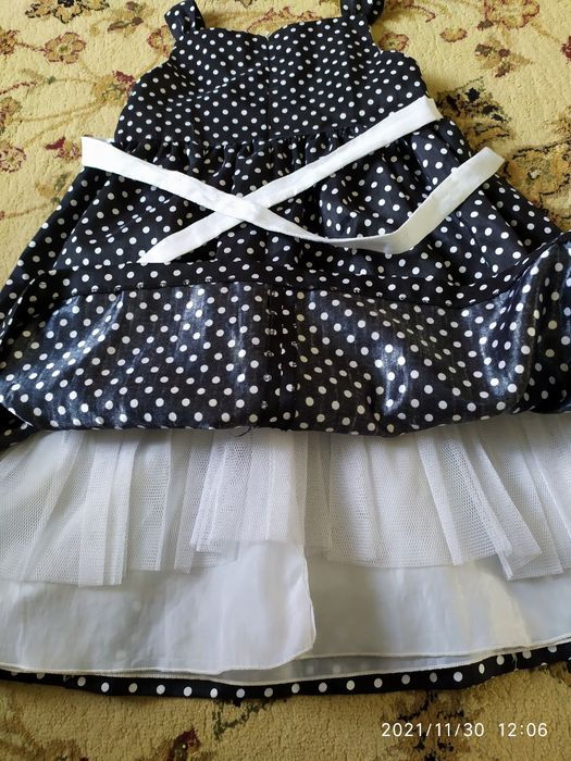 Платье в горошек очень красивое