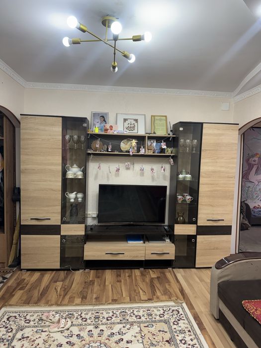 Шкаф, витрина для гостиной