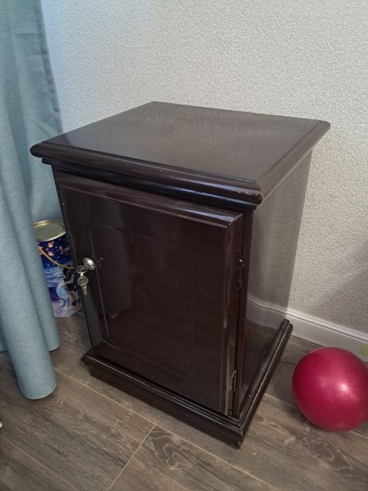 Офисный сейф, сейф для дома