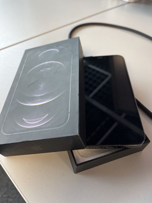 Продам iPhone 12 Pro 256G телефон.