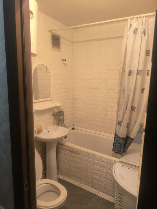 Сдам 2 комнатную квартиру 150000