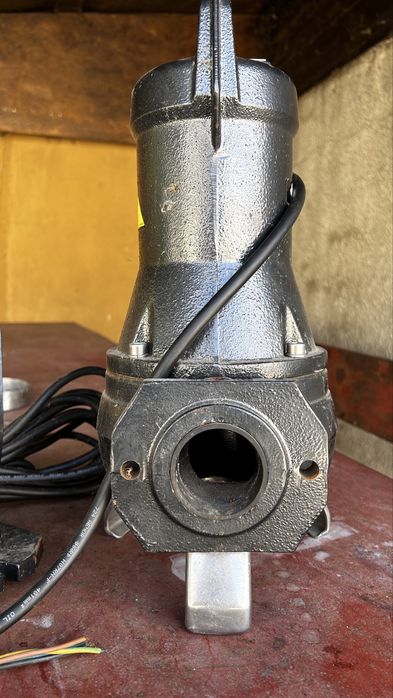 Pompa submersibila