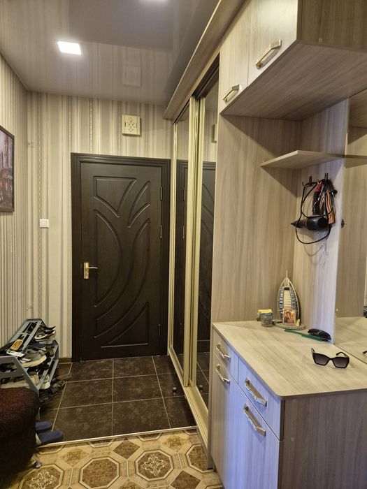 Продам 4/6/9 Куйлюк базар. Напротив Компасс