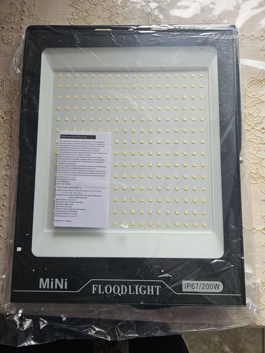 Лед прожектор 200W