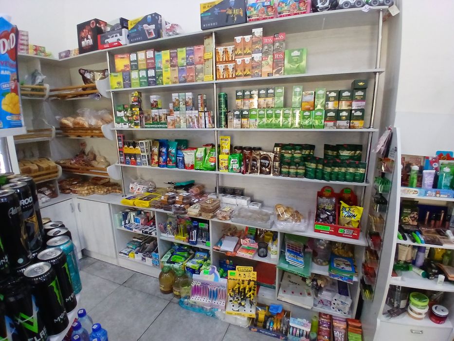 MDF vitrina polkalar