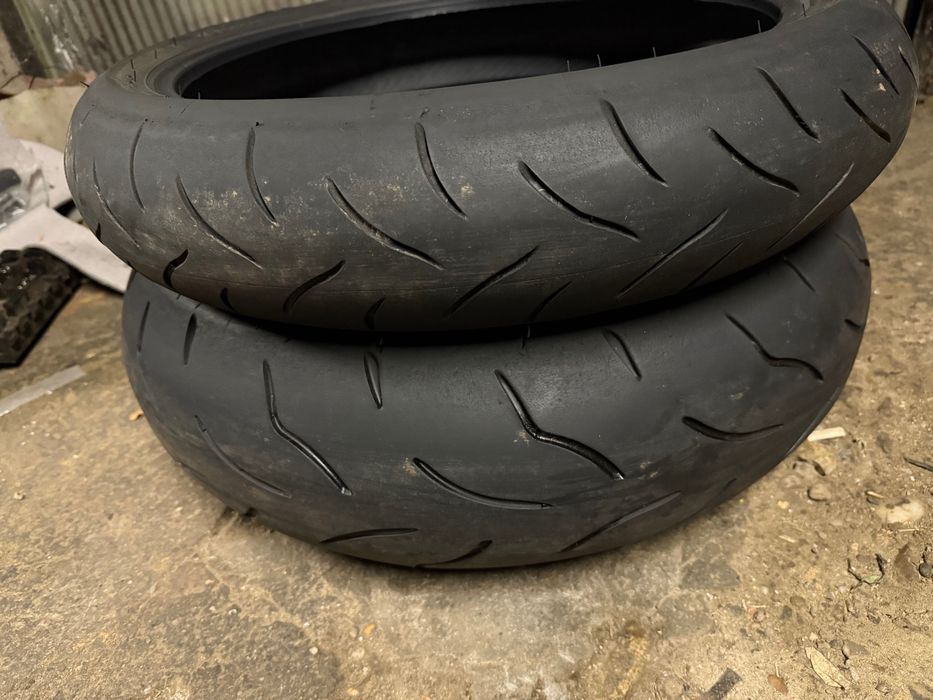 Гуми за пистов мотор