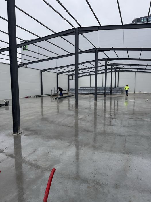 Vand hala metalica 20X50 metri cu panouri sandwichi si montaj