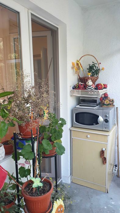 продавам ремонтиран, обзаведен, в саниран блок многостаен апартамент