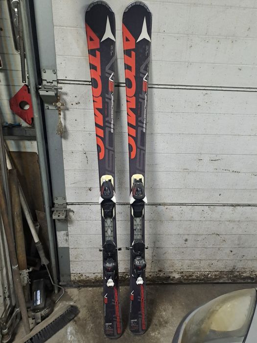 Schiuri de vânzare.