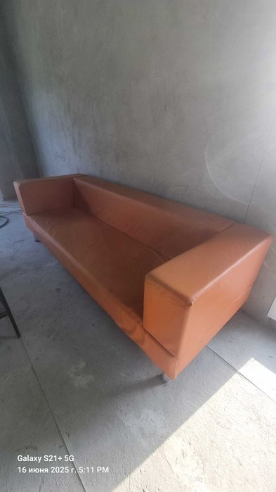 Диван  для дома , дачи, кафе.