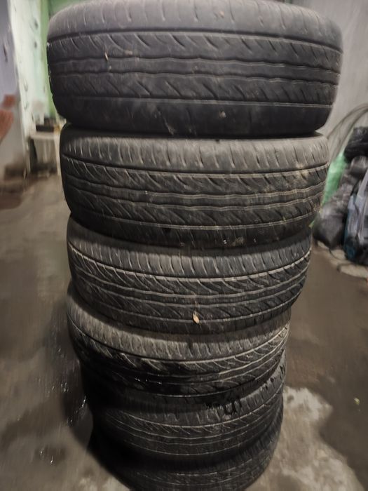 Продаются шины есть 8 штук размер 205/70/14