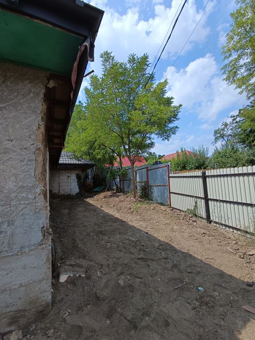 Executăm lucrări cu miniexcavator de 2,8 tone