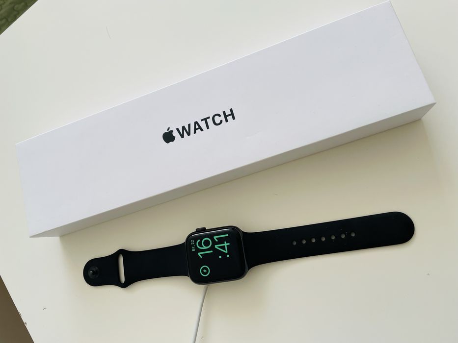 Apple Watch SE 43mm