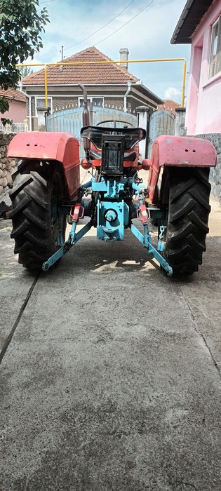 Vând tractor u445