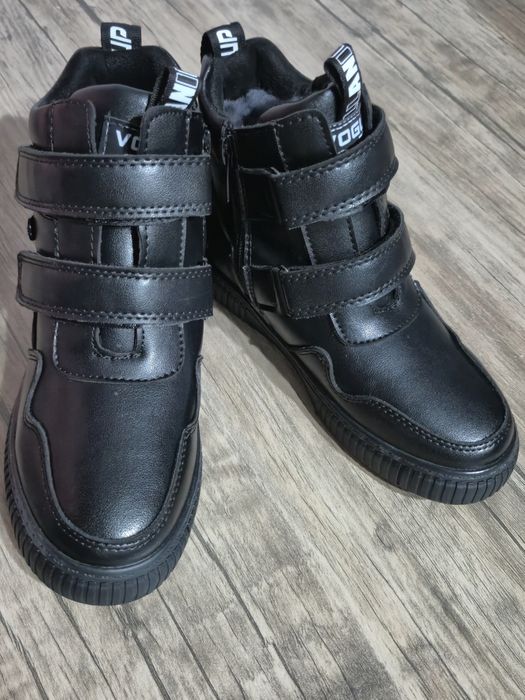 Стильные зимние ботинки 36 размера