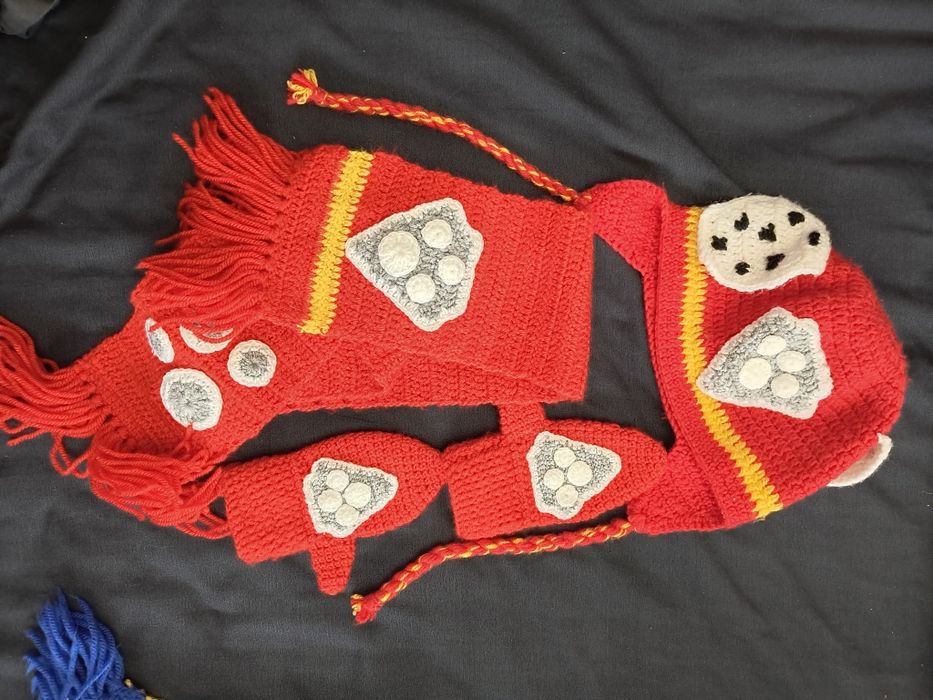 Ръчно плетен комплект пес патрул Маршал и Чейс шапка,шал и ръкавици