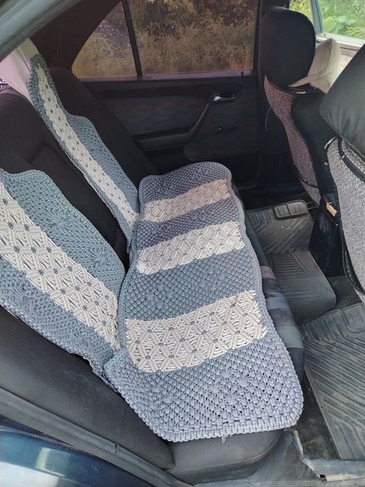 Продам срочно машина мерс сешка,