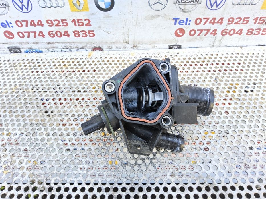 Carcasa Termostat Nissan Navara d23 Renault Master 2.3 cod 110604371r corp Termostat