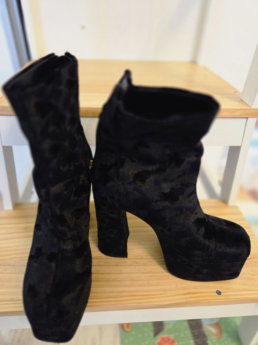 Ghete Steve Madden, noi, numarul 37