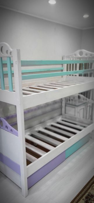 Двухярусная кровать из дерева