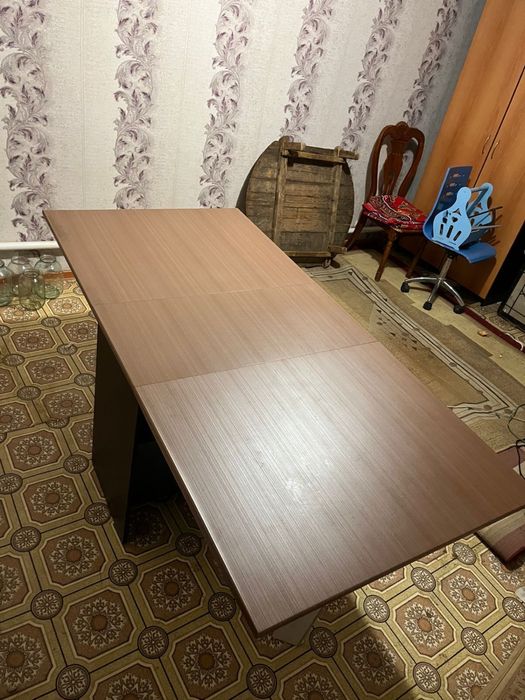 Продам стол книжка