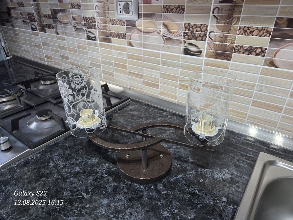 Lustră cu două abajururii