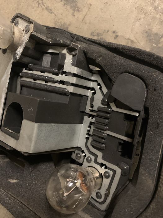 Платка дясна за стоп пежо 206 peugeot 206