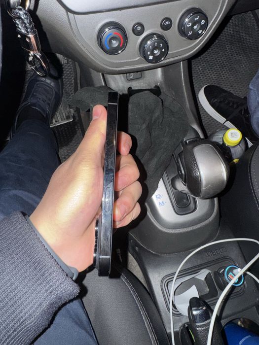 Iphone 14 pro  с гаринтией