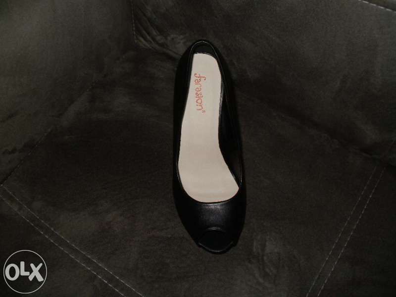 Чисто нови обувки с много висок ток+подарък